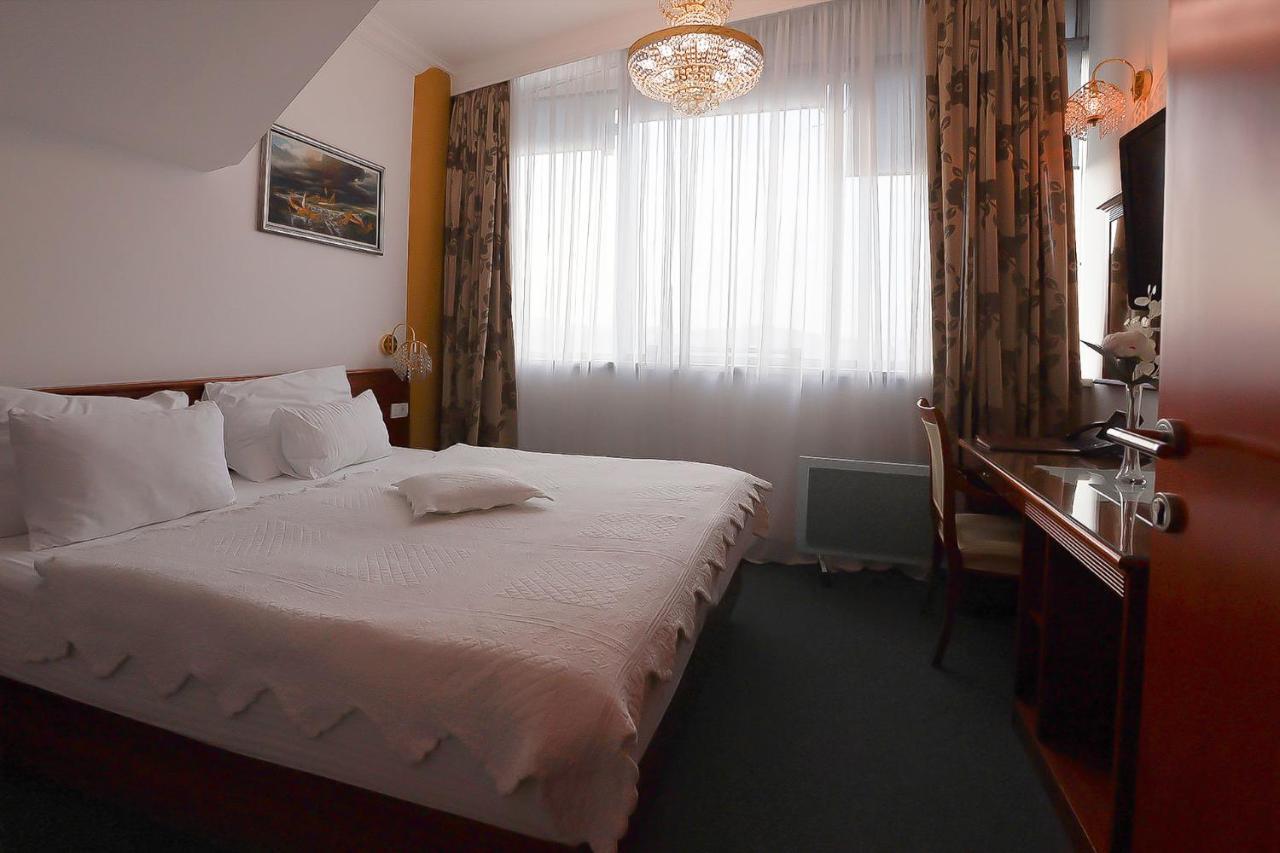 Apart-Hotel Integra Баня Лука Екстериор снимка